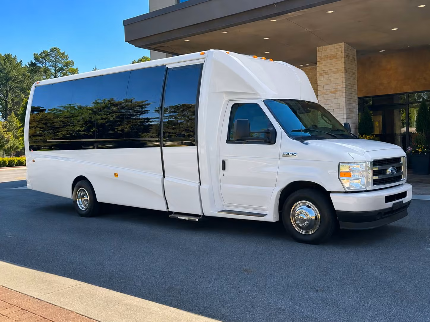 15 passenger minibus